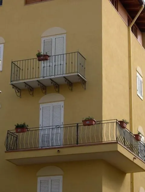 Camera privata | Vista sulla città - Image 1