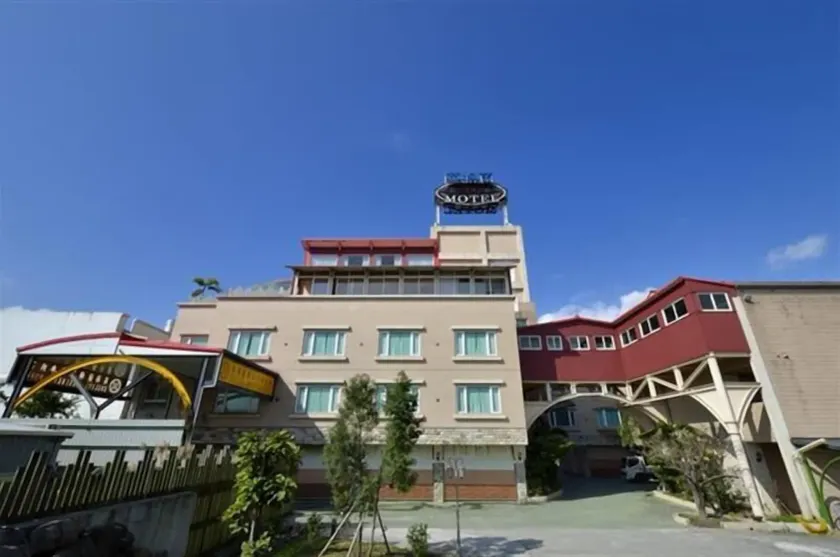 England Business Motel - Image 1