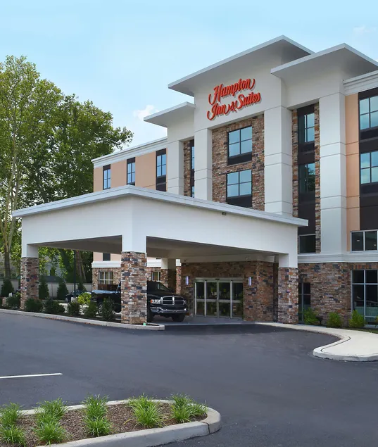 Hampton Inn & Suites Philadelphia/Media - Image 1