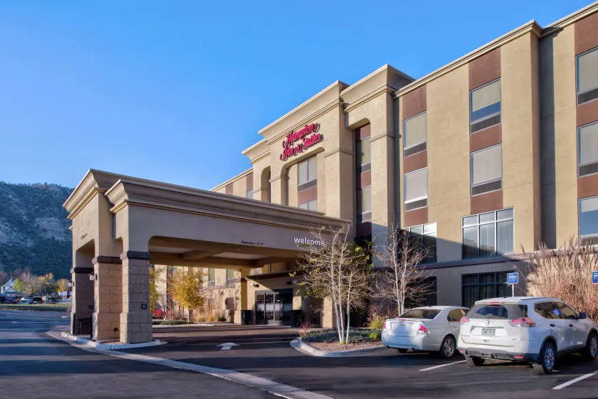 Hampton Inn & Suites Rifle - Image 1