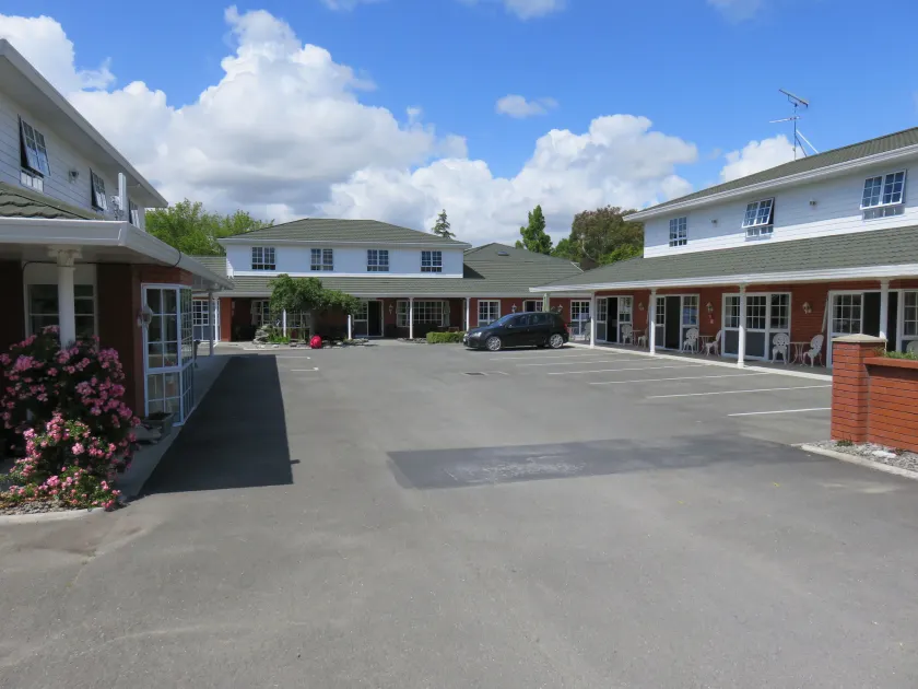 Admirals Motor Lodge - Image 1