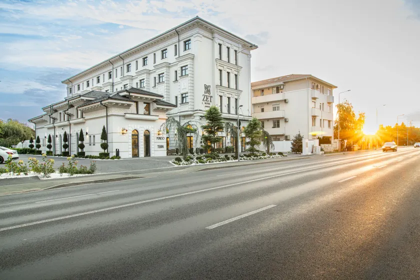 ZET Hotel - Image 1