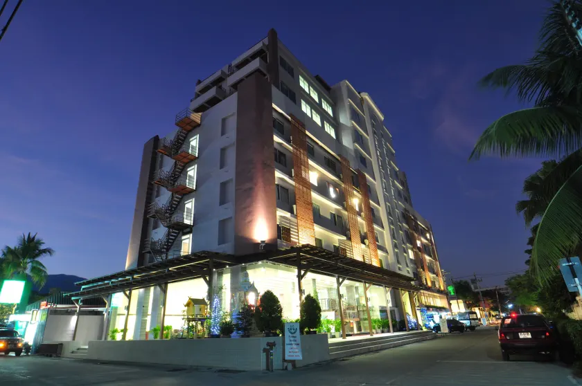 Mayflower Grande Chiang Mai - Image 1