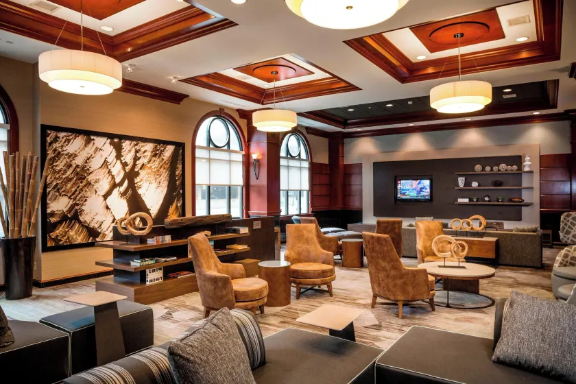 Courtyard by Marriott Norfolk Downtown - Image 1