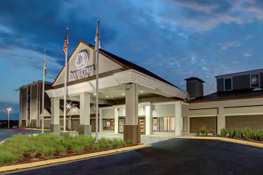 Doubletree by Hilton Harrisonburg - Image 1