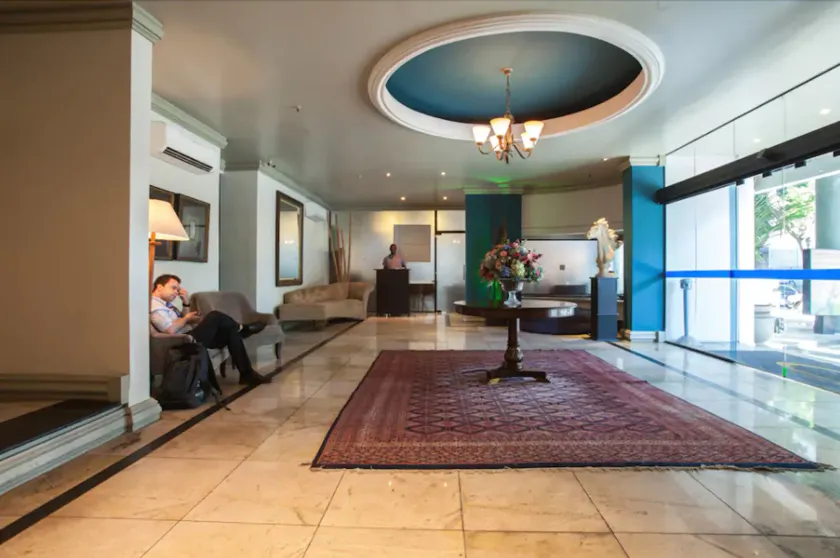 Gallant Hotel - Image 1