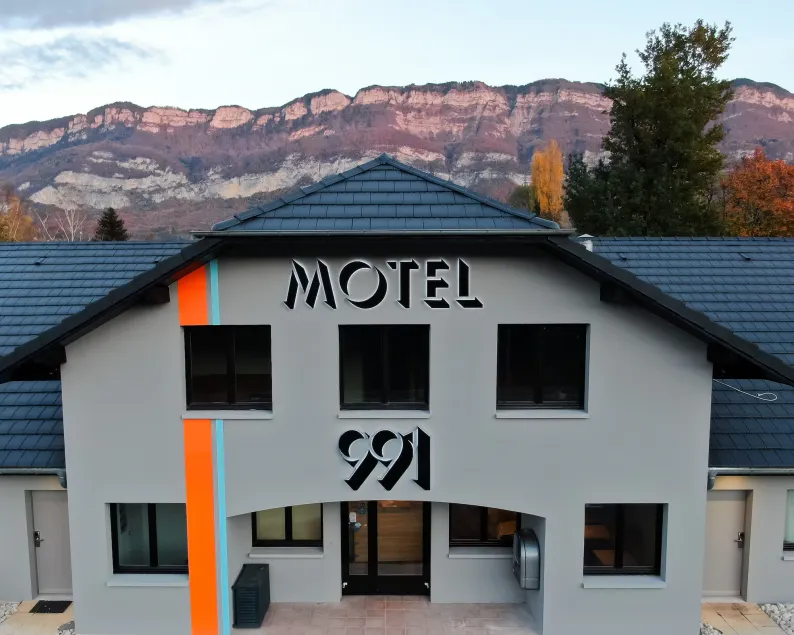 Motel 991 - Image 1