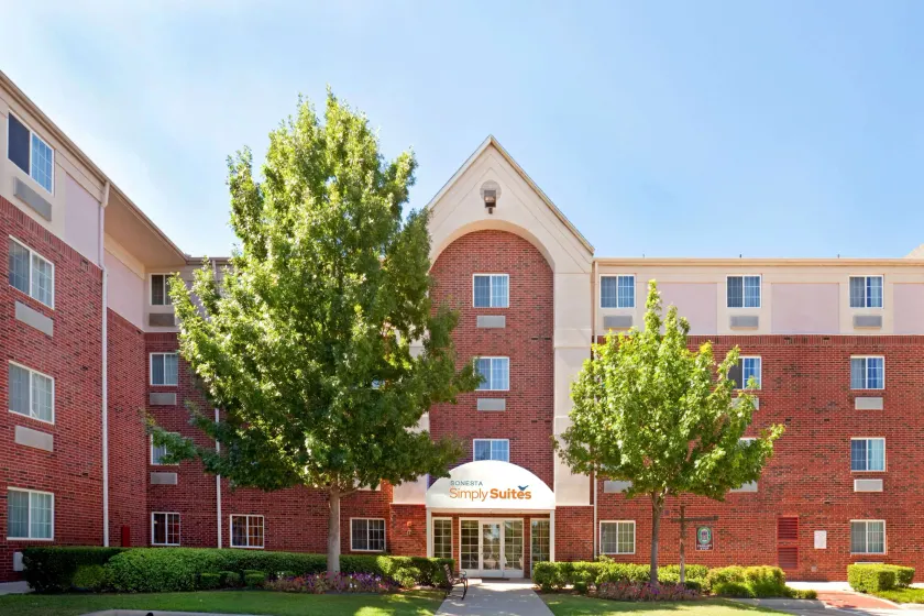 Sonesta Simply Suites Arlington Entertainment District - Image 1