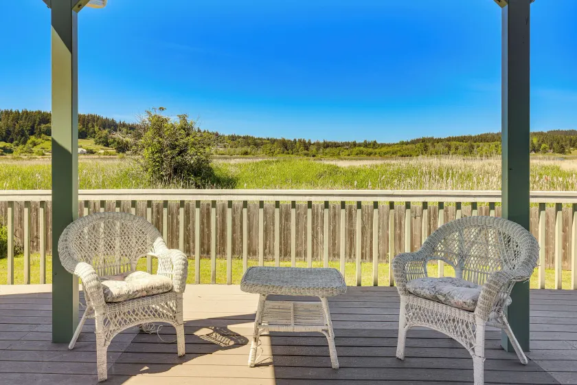 < 1 Mi to Beach! Ocean-view Getaway in Freeland - Image 1
