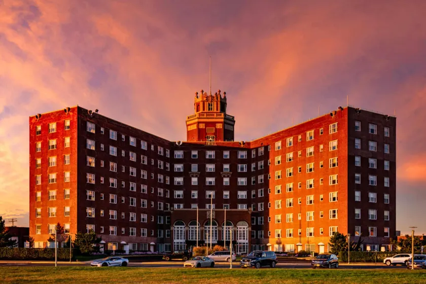 Berkeley Oceanfront Hotel - Image 1