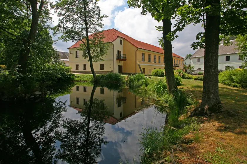 Zámek Jindřichovice - Image 1