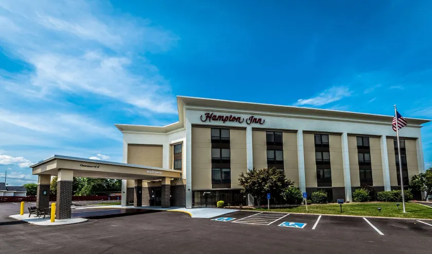 Hampton Inn St. Charles St. Peters - Image 1