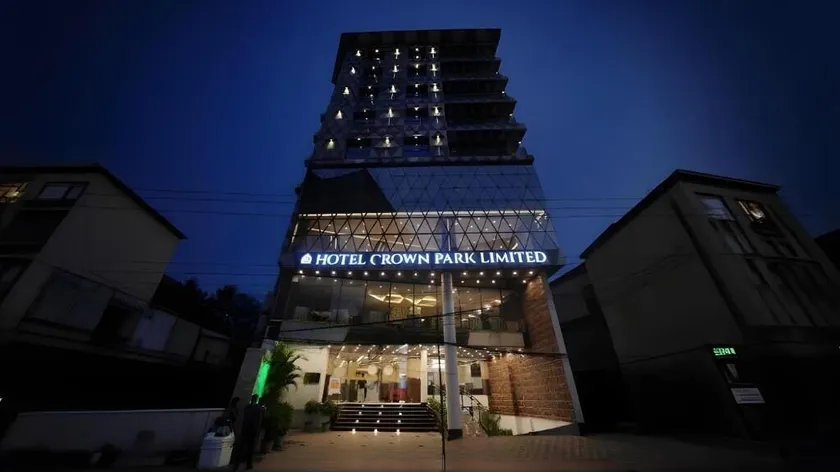 Hotel Crown Park Ltd - Image 1