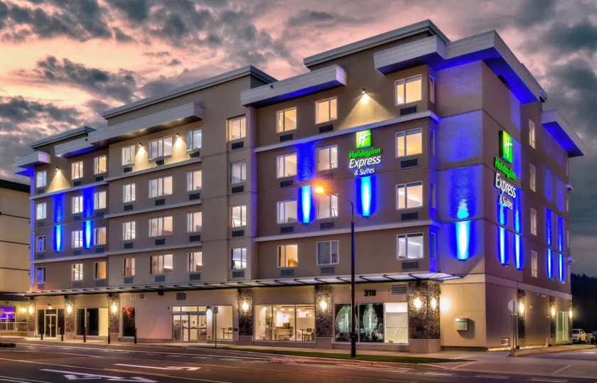 Holiday Inn Express & Suites Victoria-Colwood by IHG - Image 1