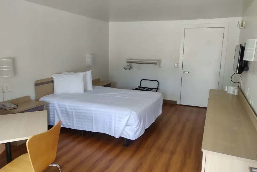 Travelodge by Wyndham Fayetteville - Image 1