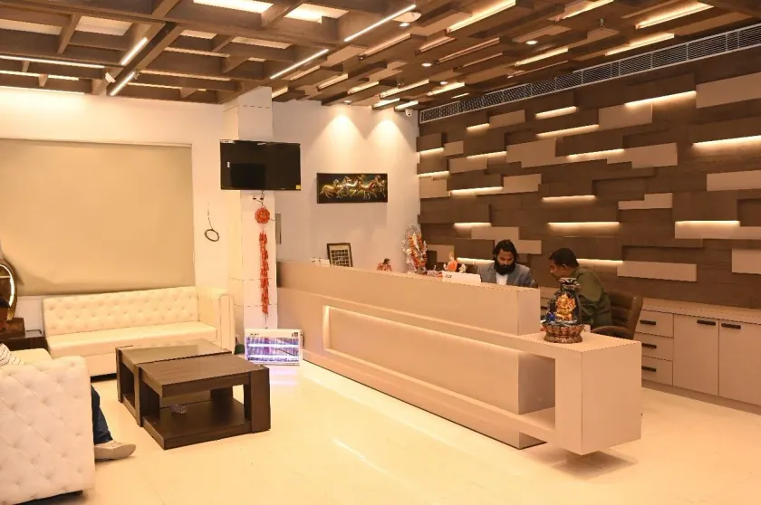 Sethi Grand Hotel - Image 1