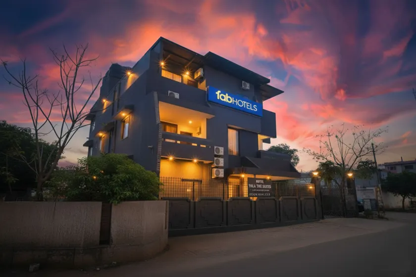 FabHotel Villa The Suites - Nr Prayagraj Junction - Image 1