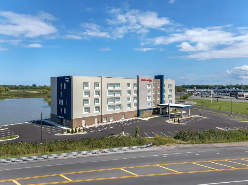 Hampton Inn & Suites by Hilton Port Clinton Catawba Island - Image 1