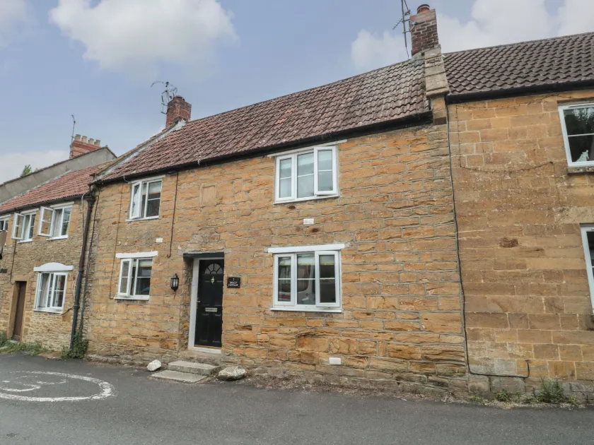 Holly Cottage - Image 1