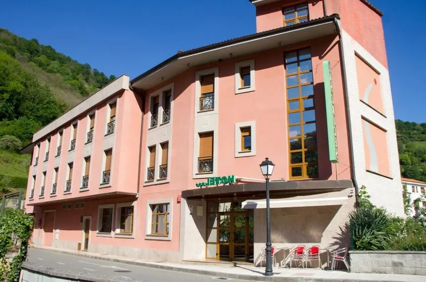Hotel las Cruces - Image 1