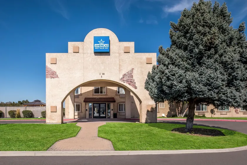 Americas Best Value Inn Sparks - Image 1