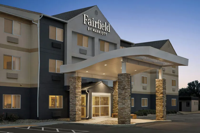 Fairfield Inn & Suites Findlay - Image 1