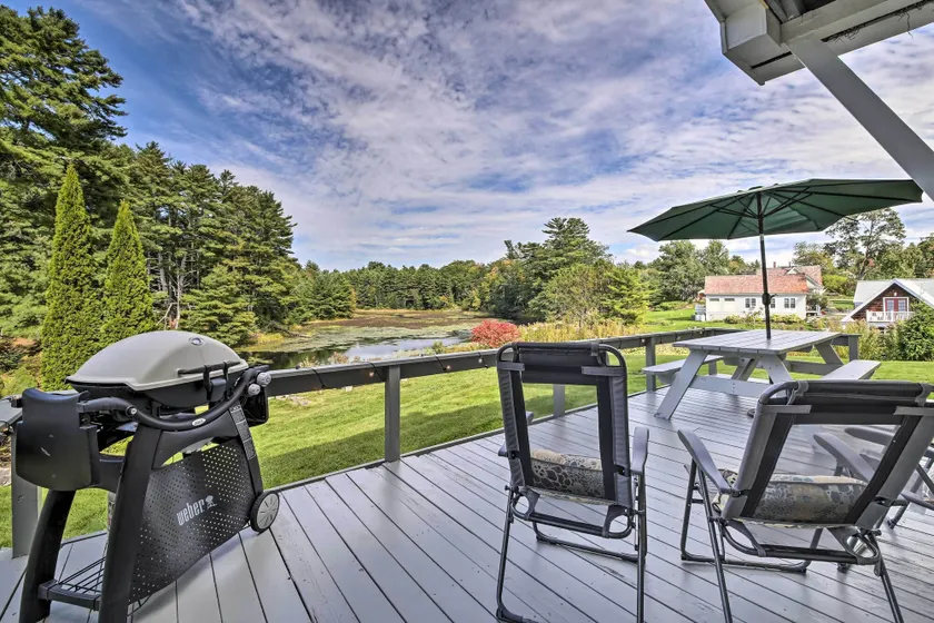 On-Site Pond: Spacious Family Home in Jefferson! - Innvendig