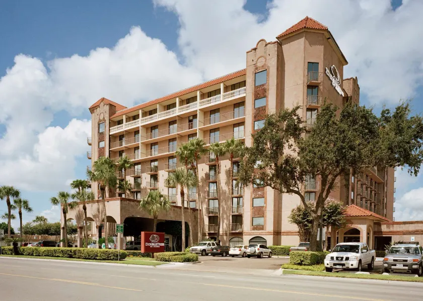 DoubleTree Suites by Hilton Hotel McAllen - Image 1