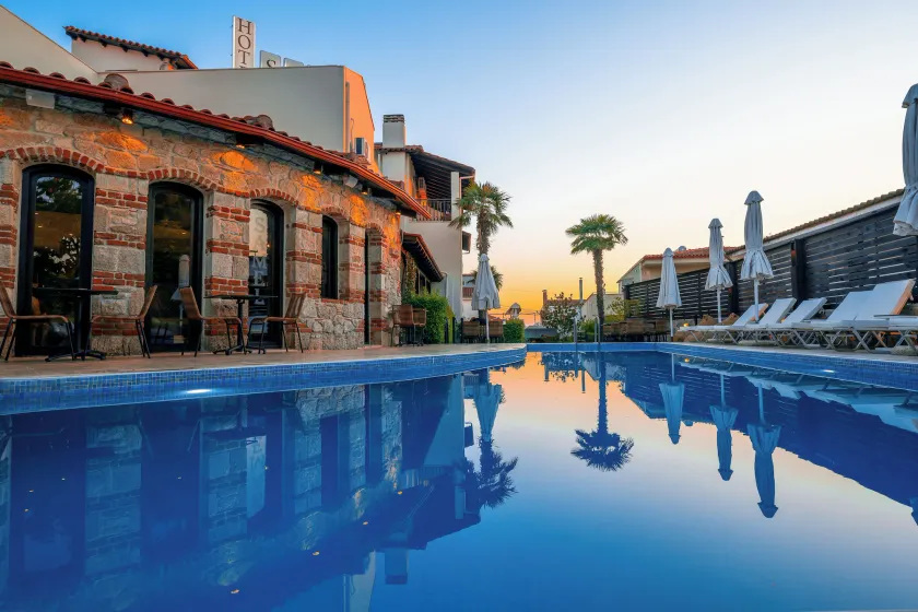 Samel Hotel - Image 1