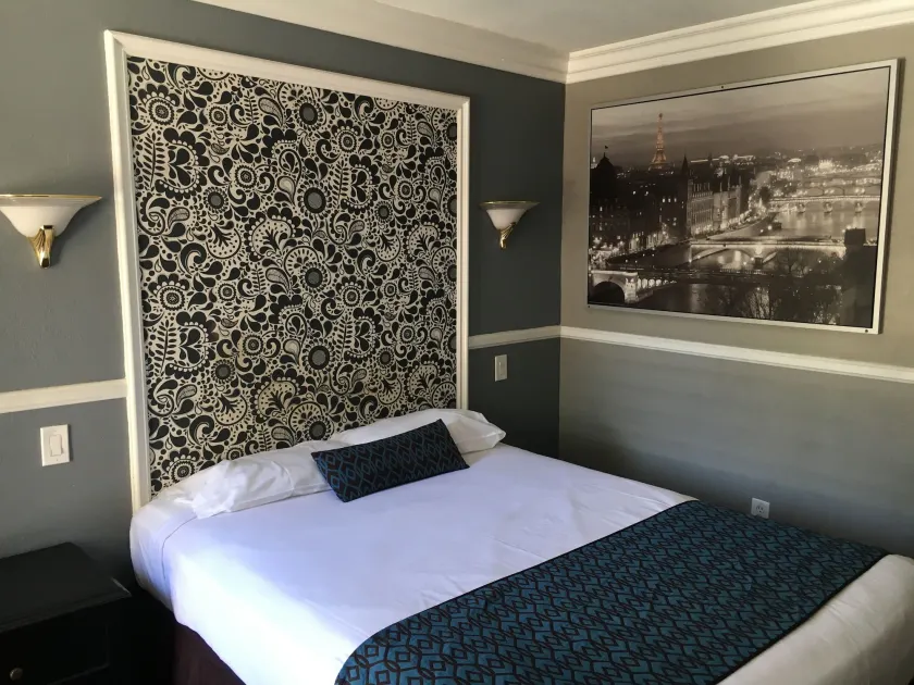 Hotel Salina Long Beach - Image 1