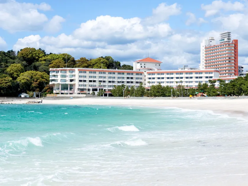 Shiraraso Grand Hotel - Image 1