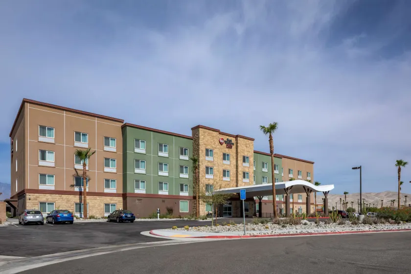 Best Western Plus Coachella Valley Inn & Suites - Image 1