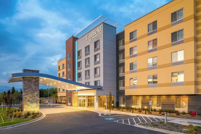 Fairfield Inn & Suites by Marriott Wenatchee - Image 1