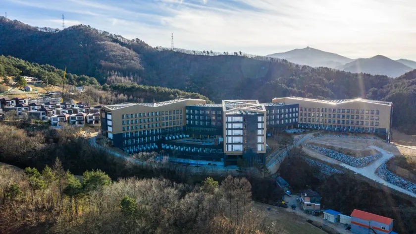 Ramada Hotel & Suite by Wyndham Gangwon Pyeongchang - Image 1
