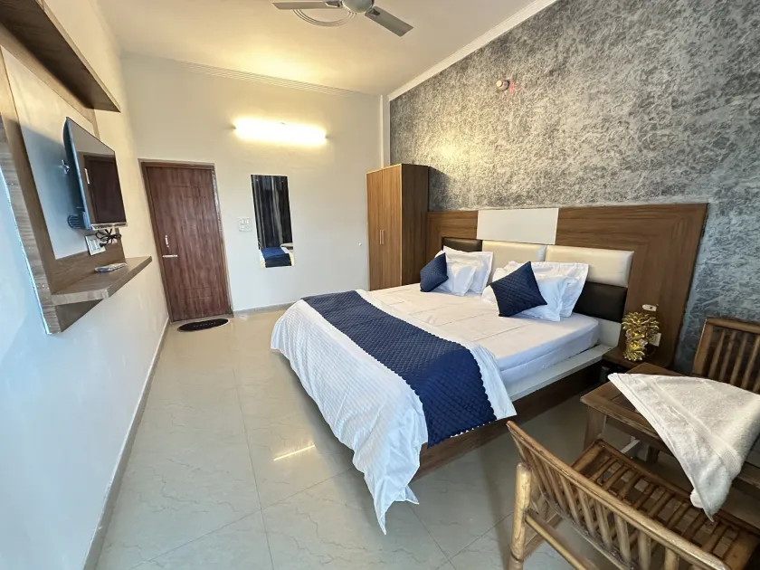 Hotel Mist - Budget AC Rooms Near Chandigarh - Image 1
