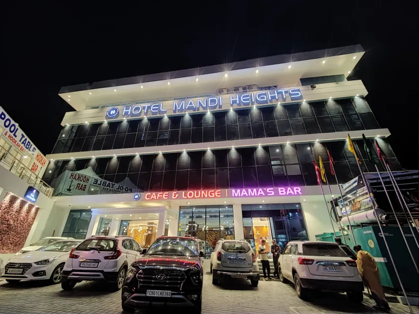 Hotel Mandi Heights - Bar, Fine Dining & Banquet Hall - Image 1