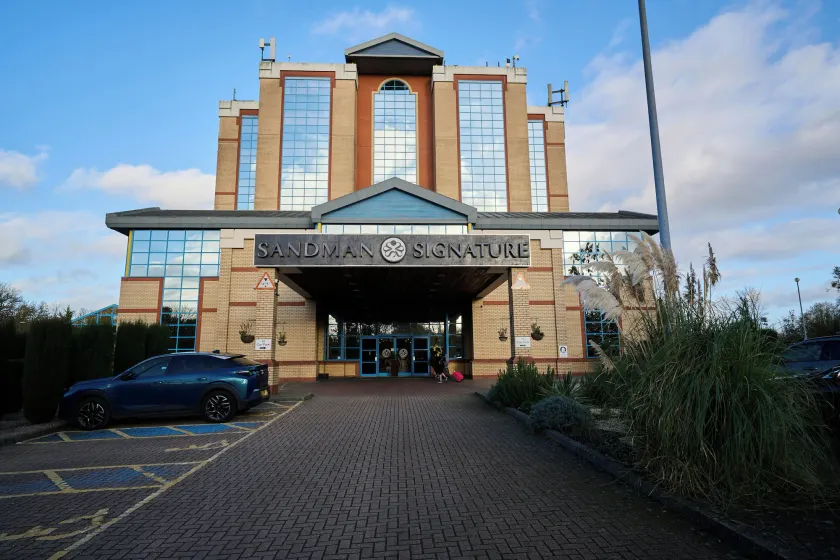 Sandman Signature London Gatwick Hotel - Image 1