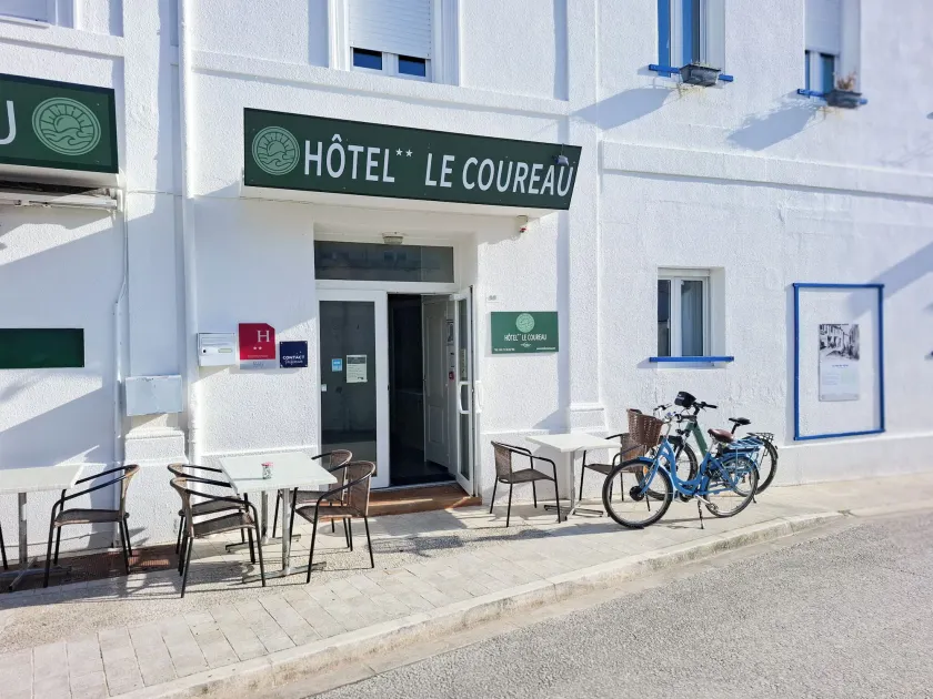 Hotel Le Coureau - Image 1
