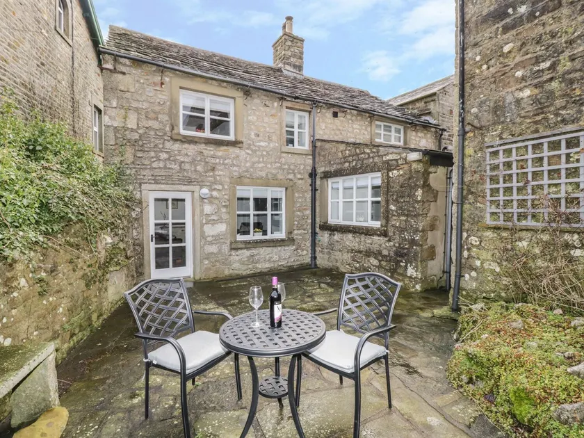 Green Smithy Cottage - Image 1