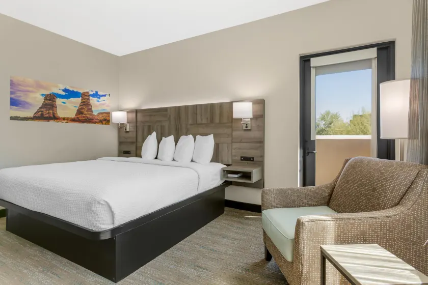 Best Western Plus Executive Residency Phoenix North Happy Valley - Image 1