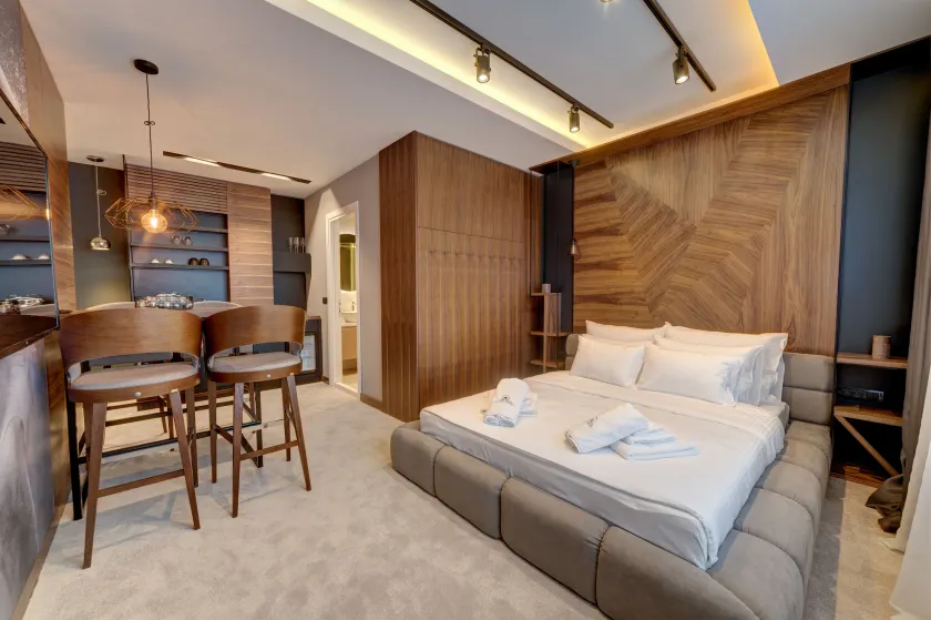 Black Pearl Luxury Suites - Image 1