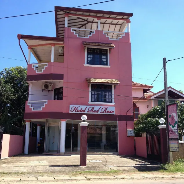 Hotel Red Rose - Image 1