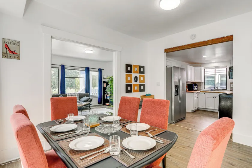 1 Mi to Green Lake: Family-friendly Seattle Home - Image 1