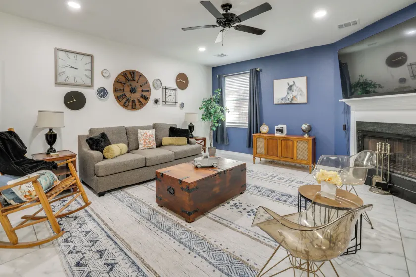 3 Mi to Randolph Afb: San Antonio Area Home - Image 1