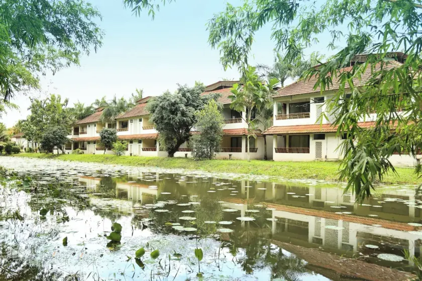 Manor Backwater Resort - Image 1
