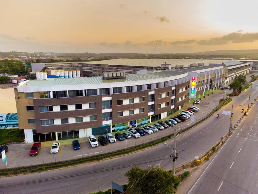 Pop Art Hotel CLC Puerto Mamonal Cartagena - Image 1