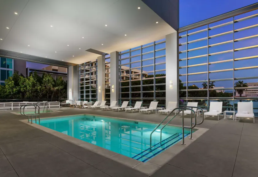Hampton Inn & Suites Santa Monica - Image 1