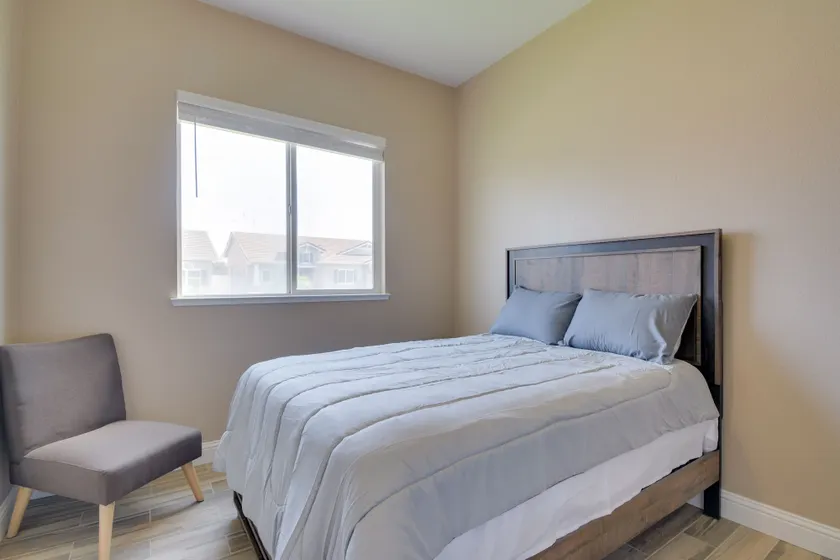 Remodeled Livingston Home w/ Private Backyard! - Værelse