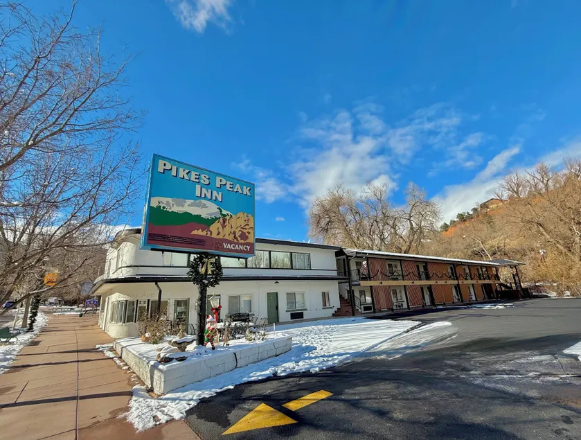 Pikes Peak Inn - Image 1