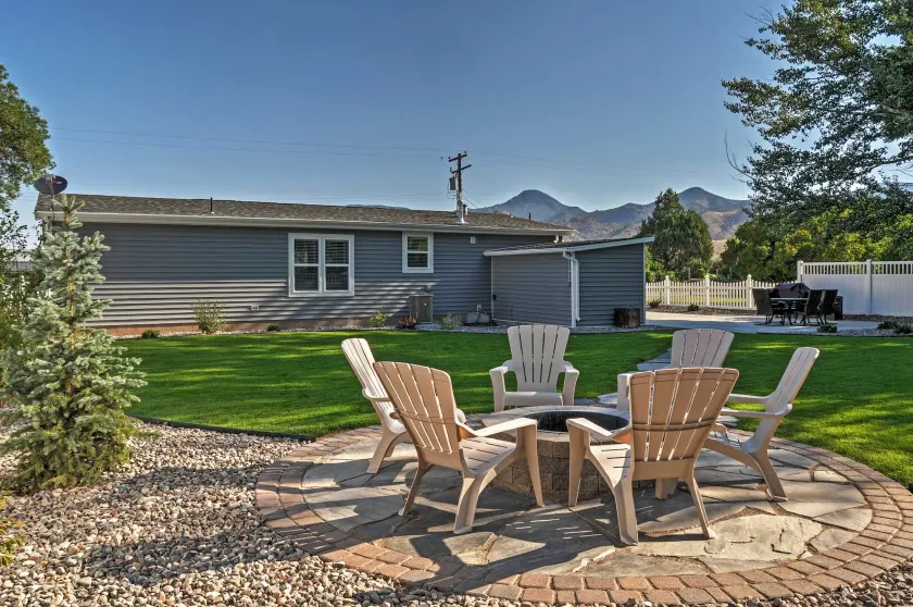 Rustic Chic Home: 10 Mi to Otter Creek State Park! - Innenbereich
